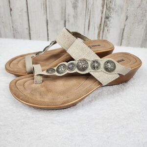 Minnetonka Natural Slide Sandals Size 6